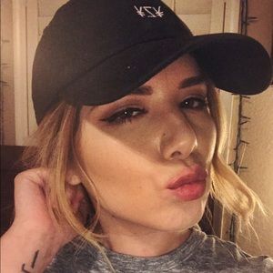 Meet your Posher, Racquel